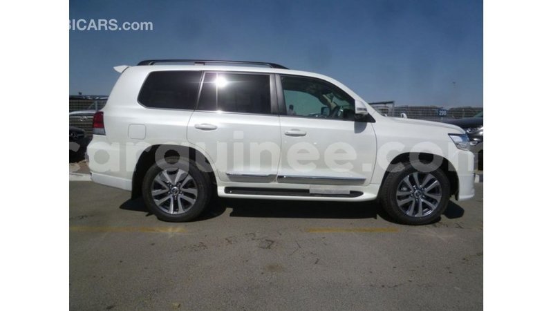 Big with watermark toyota land cruiser conakry import dubai 4588