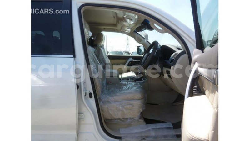 Big with watermark toyota land cruiser conakry import dubai 4588