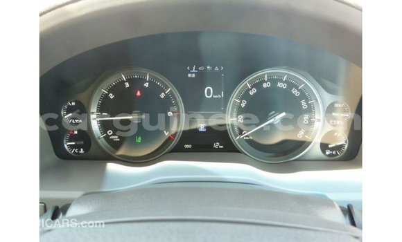 Acheter Import Voiture Toyota Land Cruiser Blanc à Import - Dubai, Conakry Acheter Import Voiture Toyota Land Cruiser Blanc à Import - Dubai, Conakry