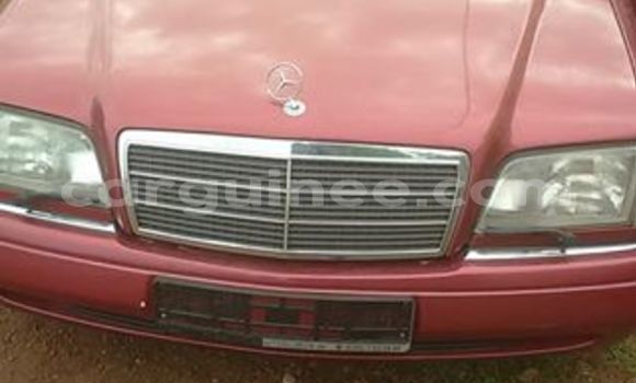 Acheter Occasion Voiture Mercedes-Benz 200 Rouge à Conakry, Conakry Acheter Occasion Voiture Mercedes-Benz 200 Rouge à Conakry, Conakry