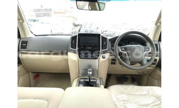 Buy Import Toyota Land Cruiser Black Car in Import - Dubai in Conakry Buy Import Toyota Land Cruiser Black Car in Import - Dubai in Conakry