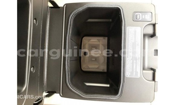 Buy Import Toyota Land Cruiser Black Car in Import - Dubai in Conakry Buy Import Toyota Land Cruiser Black Car in Import - Dubai in Conakry
