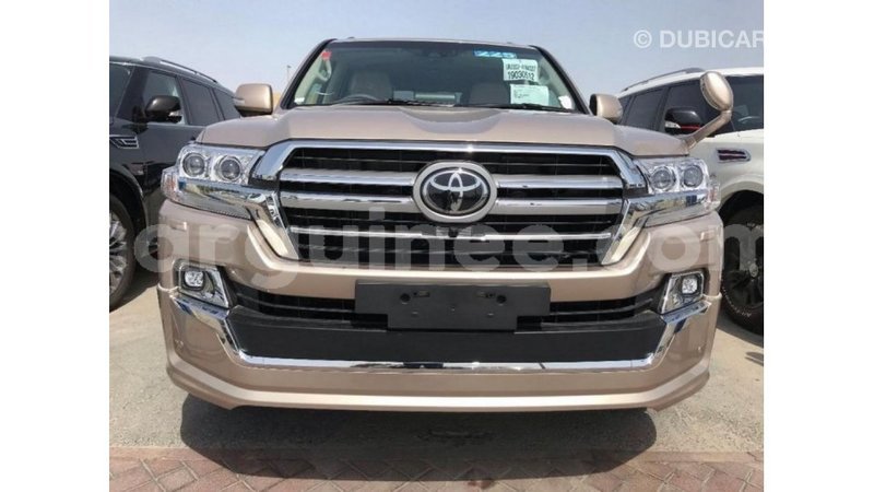 Big with watermark toyota land cruiser conakry import dubai 4596