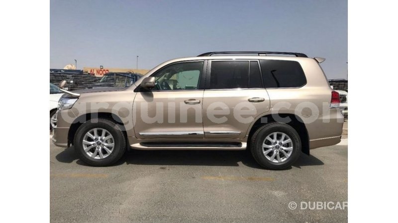 Big with watermark toyota land cruiser conakry import dubai 4596