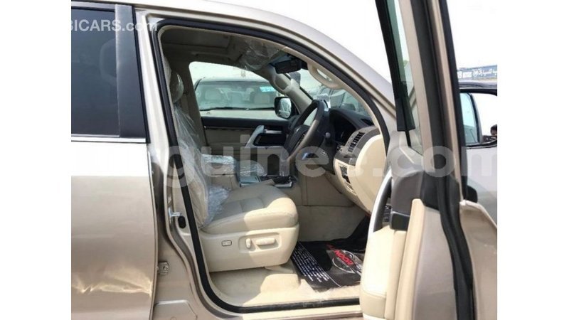 Big with watermark toyota land cruiser conakry import dubai 4596