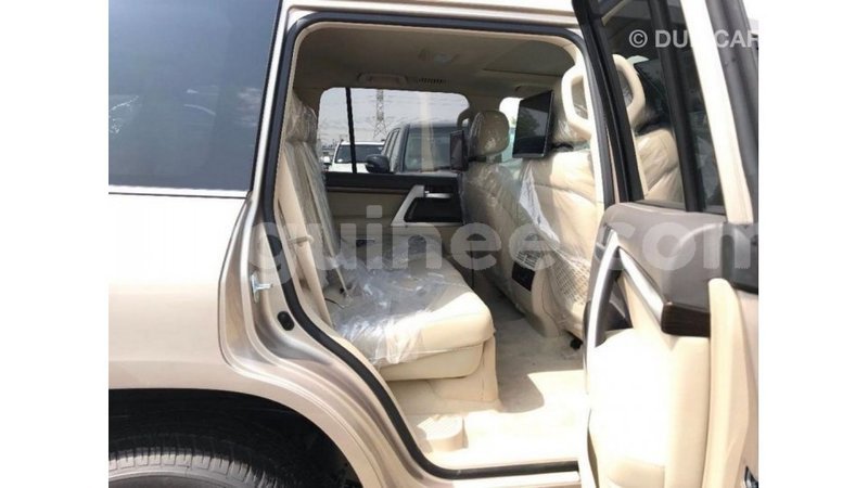 Big with watermark toyota land cruiser conakry import dubai 4596