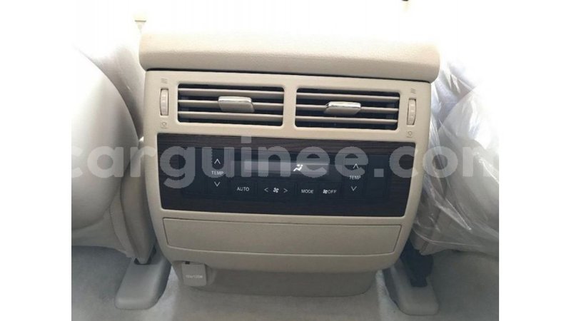 Big with watermark toyota land cruiser conakry import dubai 4596