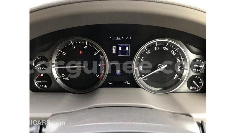 Big with watermark toyota land cruiser conakry import dubai 4596