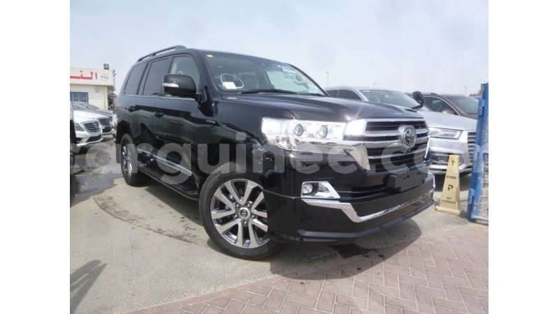 Big with watermark toyota land cruiser conakry import dubai 4597