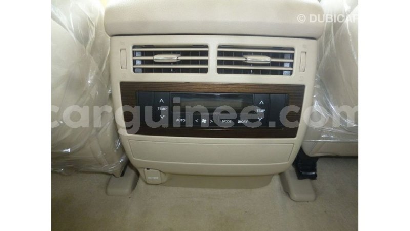 Big with watermark toyota land cruiser conakry import dubai 4597