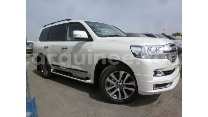 Big with watermark toyota land cruiser conakry import dubai 4599