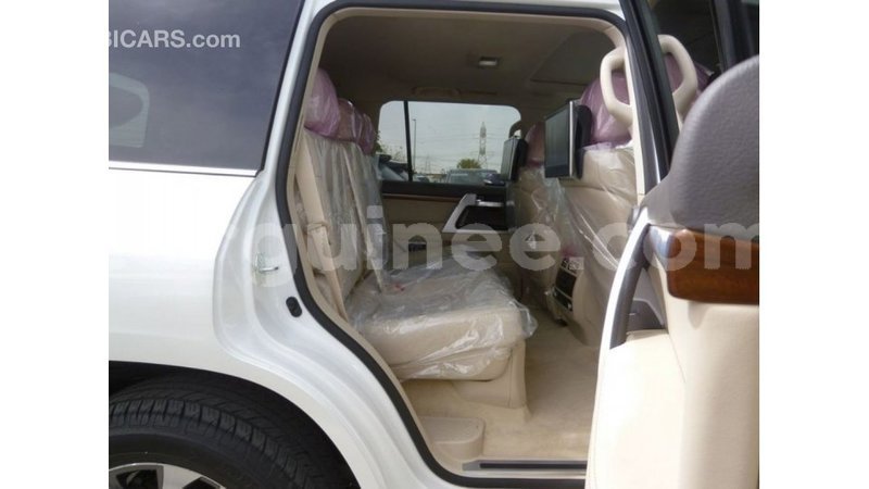 Big with watermark toyota land cruiser conakry import dubai 4599