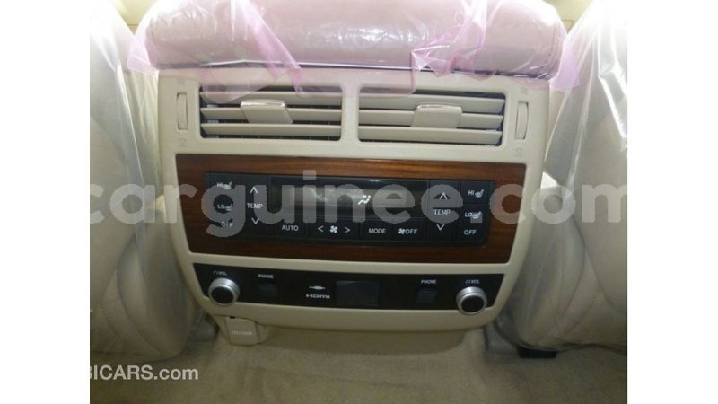 Big with watermark toyota land cruiser conakry import dubai 4599