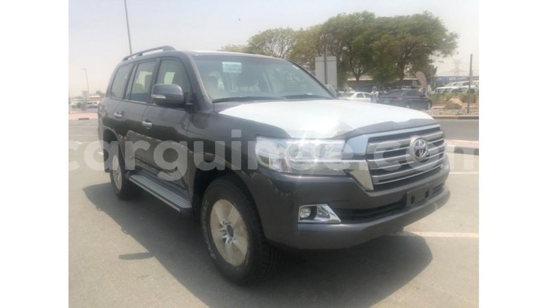 Big with watermark toyota land cruiser conakry import dubai 4600