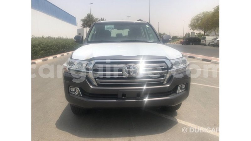 Big with watermark toyota land cruiser conakry import dubai 4600