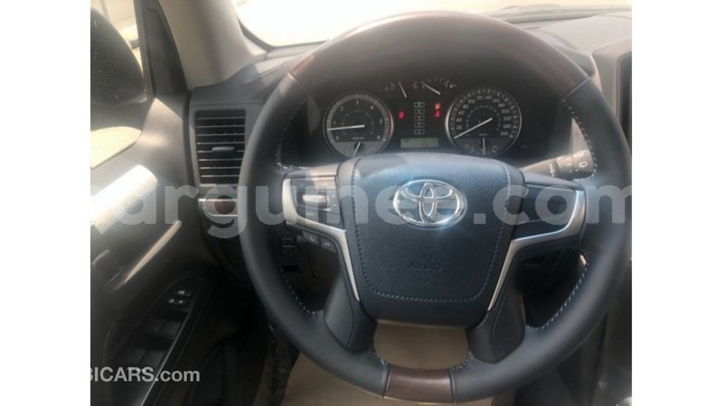 Big with watermark toyota land cruiser conakry import dubai 4600