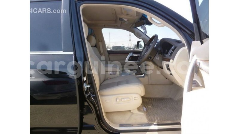 Big with watermark toyota land cruiser conakry import dubai 4602