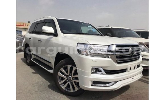 Acheter Import Voiture Toyota Land Cruiser Blanc à Import - Dubai, Conakry Acheter Import Voiture Toyota Land Cruiser Blanc à Import - Dubai, Conakry