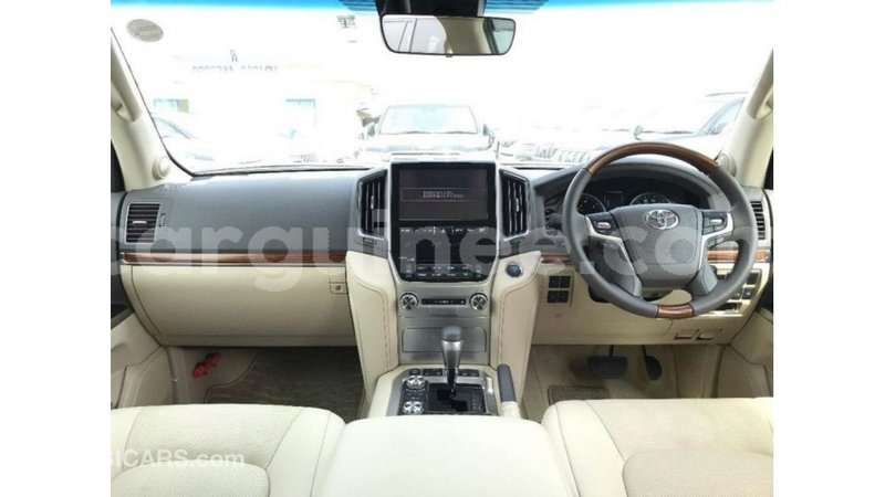 Big with watermark toyota land cruiser conakry import dubai 4603