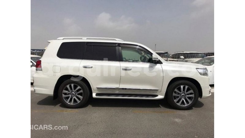 Big with watermark toyota land cruiser conakry import dubai 4603