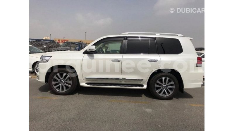 Big with watermark toyota land cruiser conakry import dubai 4603