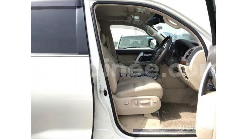 Big with watermark toyota land cruiser conakry import dubai 4603