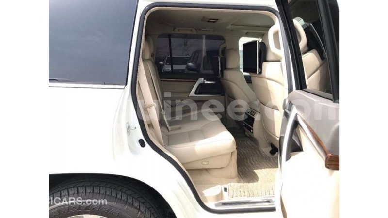 Big with watermark toyota land cruiser conakry import dubai 4603