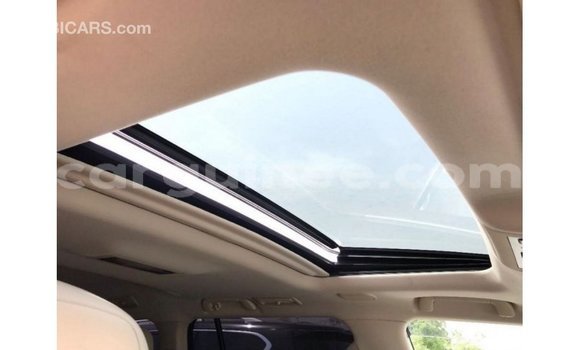 Acheter Import Voiture Toyota Land Cruiser Blanc à Import - Dubai, Conakry Acheter Import Voiture Toyota Land Cruiser Blanc à Import - Dubai, Conakry