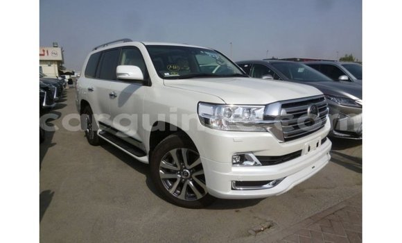 Acheter Import Voiture Toyota Land Cruiser Blanc à Import - Dubai, Conakry Acheter Import Voiture Toyota Land Cruiser Blanc à Import - Dubai, Conakry