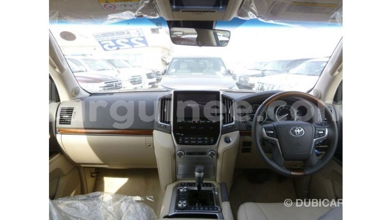 Big with watermark toyota land cruiser conakry import dubai 4604