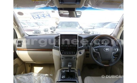 Acheter Import Voiture Toyota Land Cruiser Blanc à Import - Dubai, Conakry Acheter Import Voiture Toyota Land Cruiser Blanc à Import - Dubai, Conakry