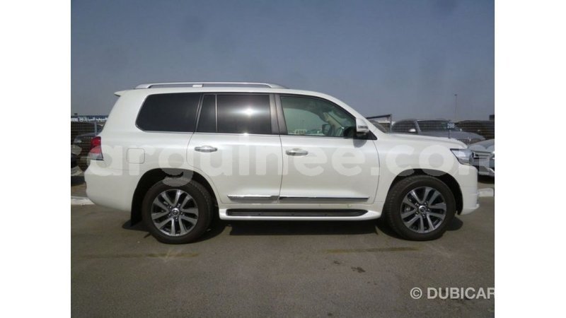 Big with watermark toyota land cruiser conakry import dubai 4604