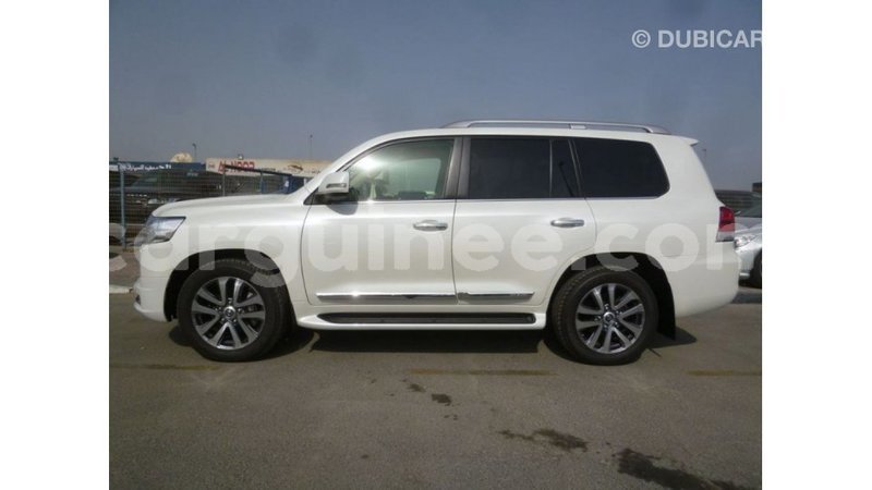 Big with watermark toyota land cruiser conakry import dubai 4604