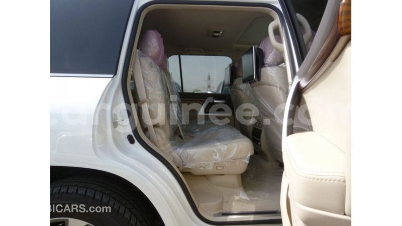 Big with watermark toyota land cruiser conakry import dubai 4604