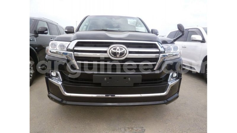 Big with watermark toyota land cruiser conakry import dubai 4605