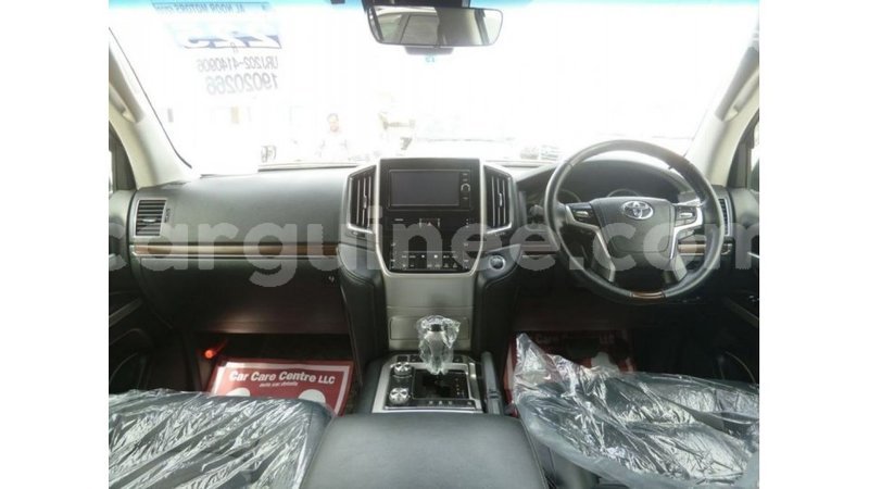 Big with watermark toyota land cruiser conakry import dubai 4605