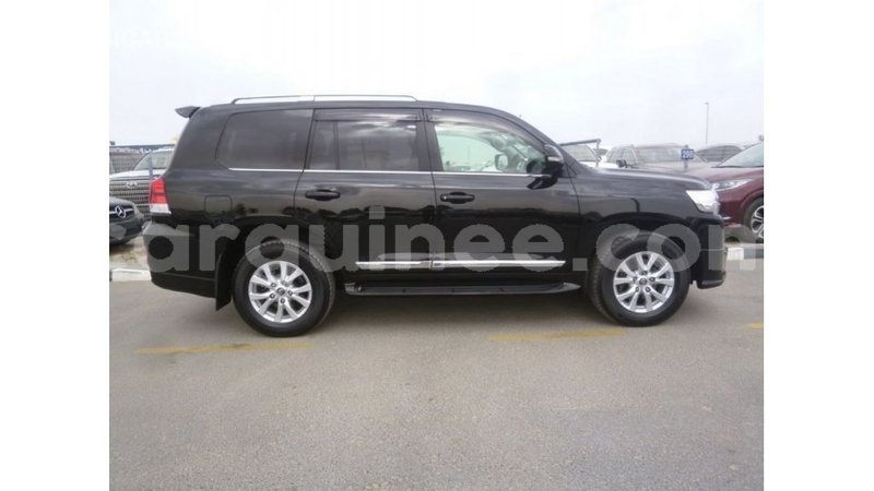 Big with watermark toyota land cruiser conakry import dubai 4605