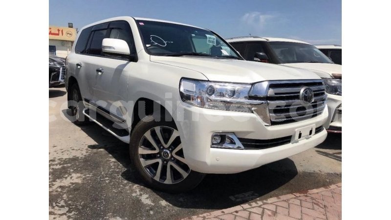 Big with watermark toyota land cruiser conakry import dubai 4606