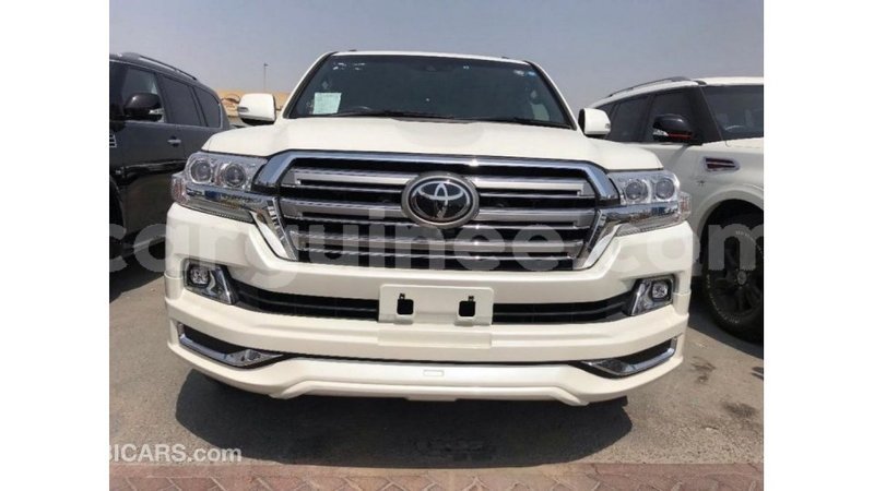 Big with watermark toyota land cruiser conakry import dubai 4608