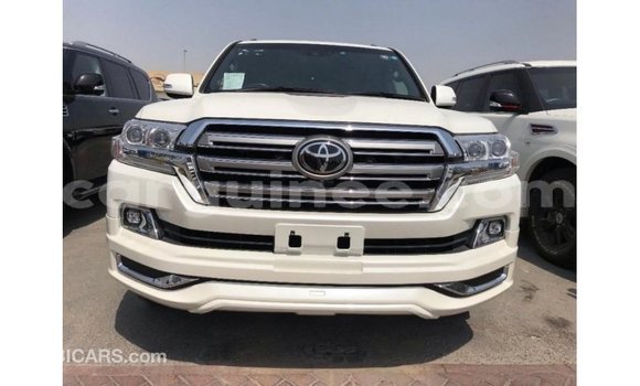 Buy Import Toyota Land Cruiser White Car in Import - Dubai in Conakry Buy Import Toyota Land Cruiser White Car in Import - Dubai in Conakry