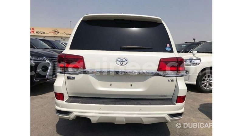 Big with watermark toyota land cruiser conakry import dubai 4608