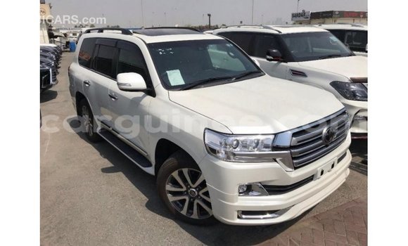 Buy Import Toyota Land Cruiser White Car in Import - Dubai in Conakry Buy Import Toyota Land Cruiser White Car in Import - Dubai in Conakry