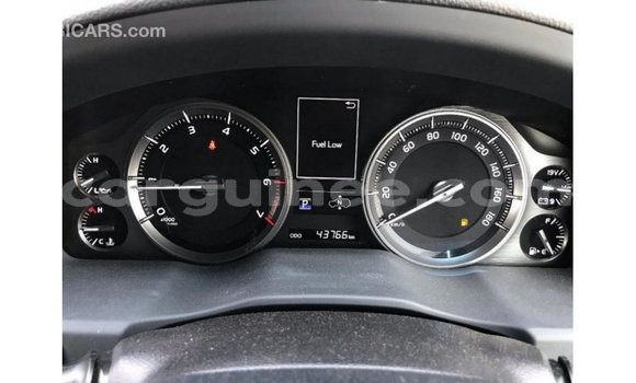 Buy Import Toyota Land Cruiser White Car in Import - Dubai in Conakry Buy Import Toyota Land Cruiser White Car in Import - Dubai in Conakry