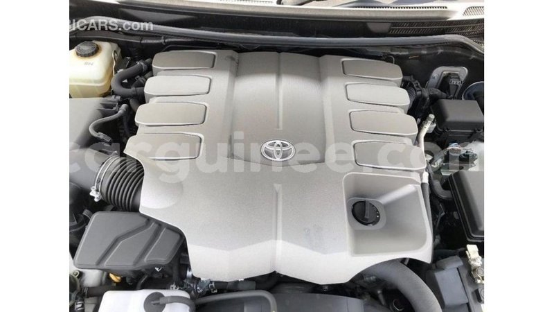 Big with watermark toyota land cruiser conakry import dubai 4608