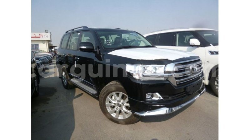 Big with watermark toyota land cruiser conakry import dubai 4610