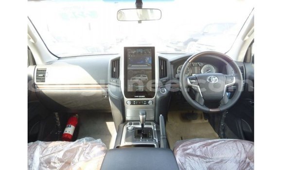 Buy Import Toyota Land Cruiser Black Car in Import - Dubai in Conakry Buy Import Toyota Land Cruiser Black Car in Import - Dubai in Conakry