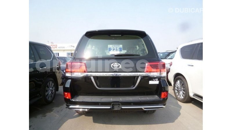 Big with watermark toyota land cruiser conakry import dubai 4610