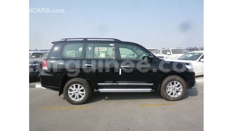 Big with watermark toyota land cruiser conakry import dubai 4610