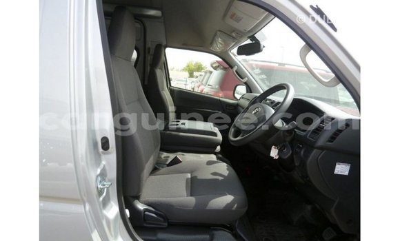 Acheter Import Voiture Toyota Hiace Autre à Import - Dubai, Conakry Acheter Import Voiture Toyota Hiace Autre à Import - Dubai, Conakry