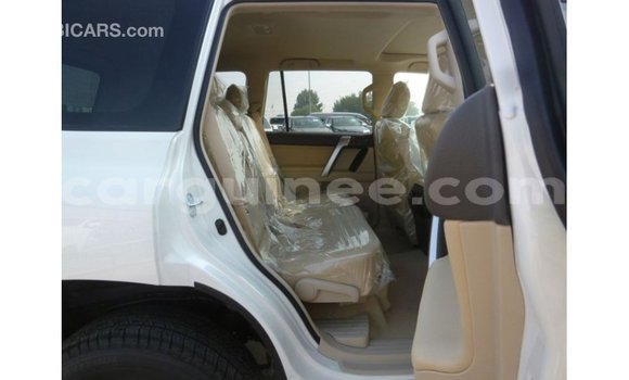 Acheter Import Voiture Toyota Prado Blanc à Import - Dubai, Conakry Acheter Import Voiture Toyota Prado Blanc à Import - Dubai, Conakry